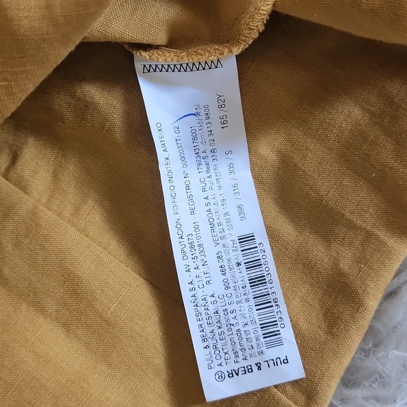 asos Pull&Bear Off Shoulder Ruffle Button Down Linen Dress in Honeycomb Gold - Picture 5 of 12